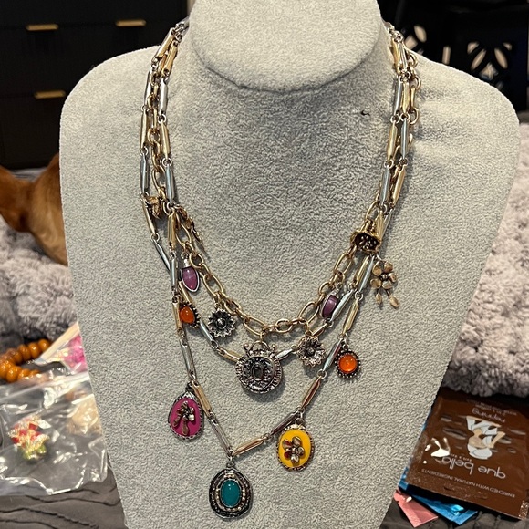 n/A Jewelry - Chic Multi-Color Charm Necklace